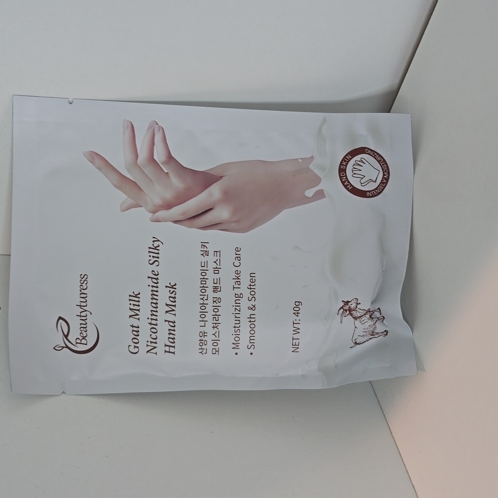 Goat Milk Hand Mask - White